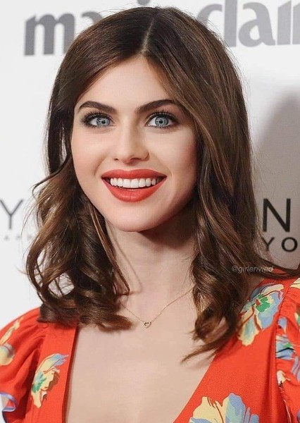 Alexandra Daddario photo