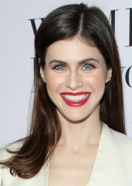 Alexandra Daddario photo