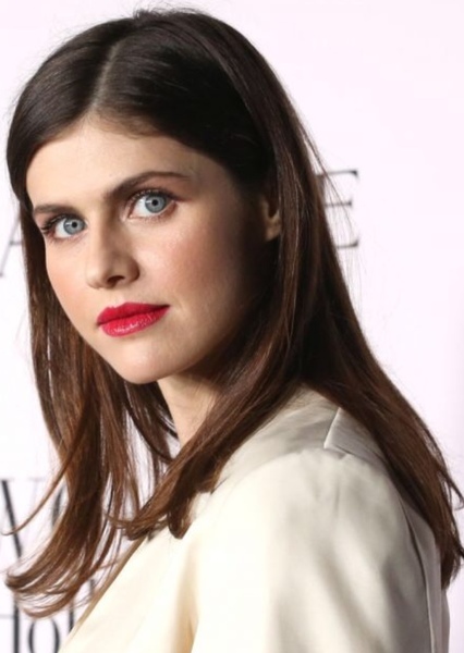 Alexandra Daddario photo