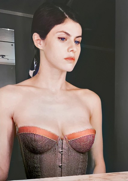 Alexandra Daddario photo