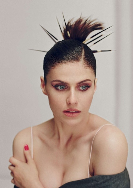 Alexandra Daddario photo