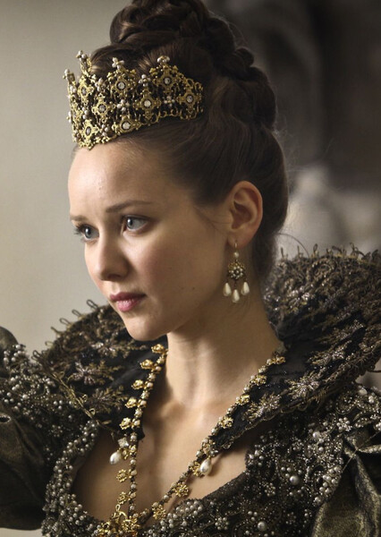 Alexandra Dowling photo