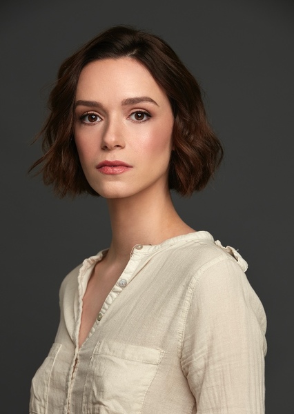 Alexandra Essoe photo