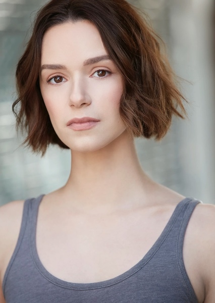Alexandra Essoe photo