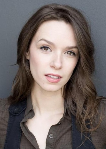 Alexandra Essoe photo