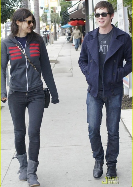 Alexandria Daddario and Logan Lerman photo