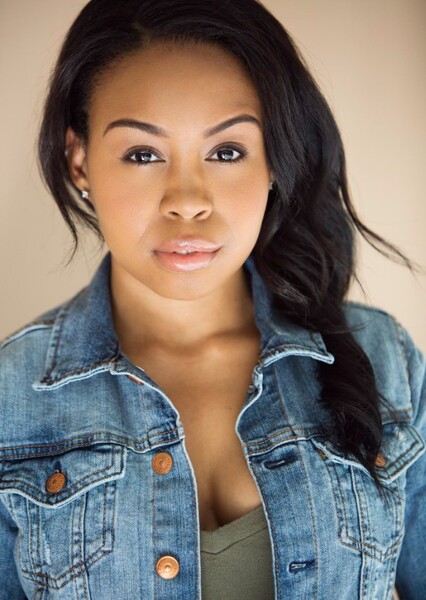 Alexandria Lewis photo