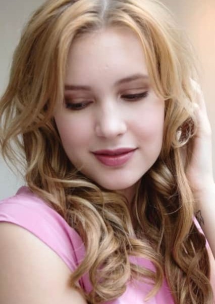 Alexia Fast photo