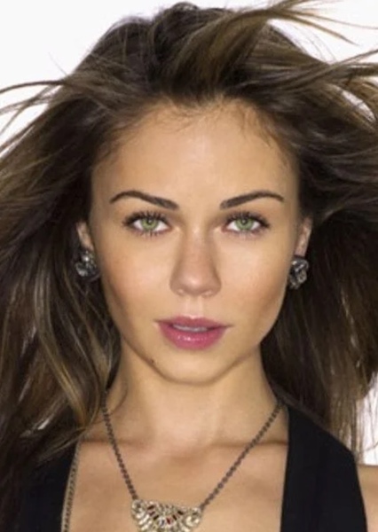 Alexis Dziena photo