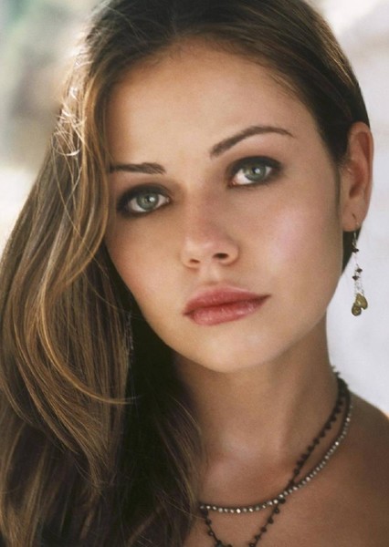 Alexis Dziena photo