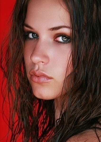 Alexis Knapp photo
