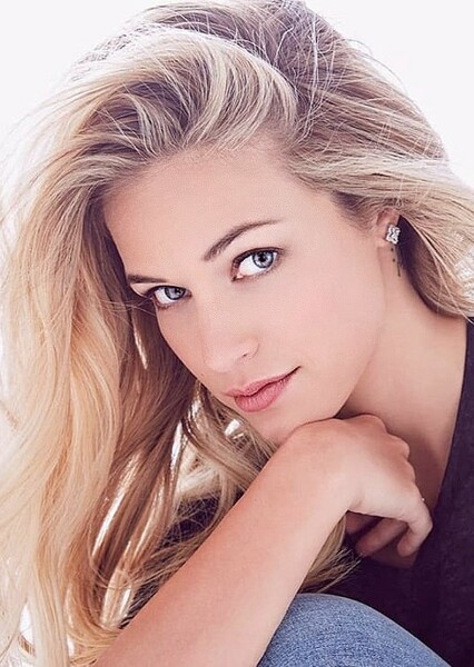 Alexis Knapp photo