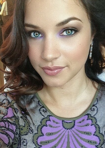 Alexis Knapp photo
