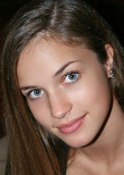 Alexis Knapp photo