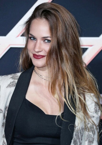 Alexis Knapp photo