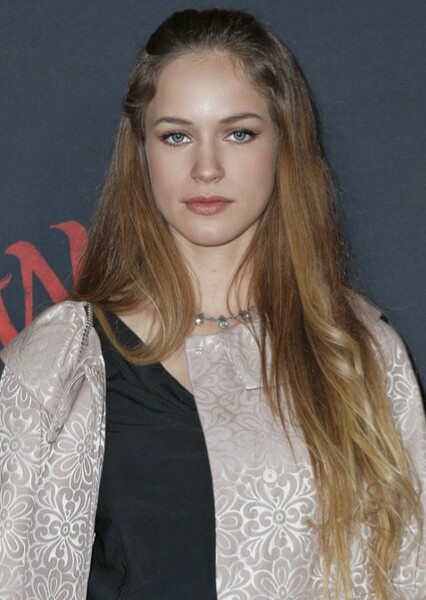 Alexis Knapp photo