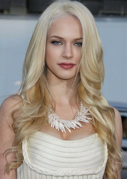 Alexis Knapp photo
