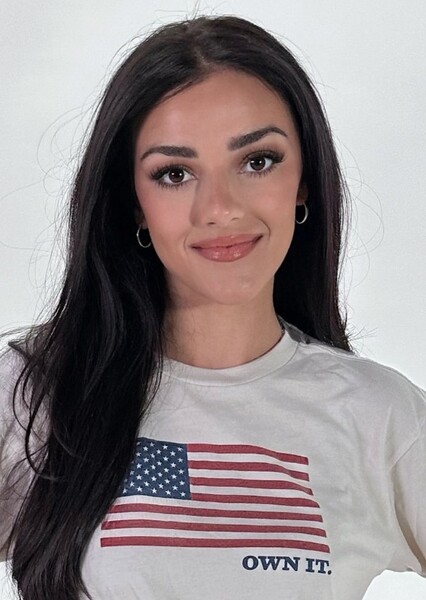 Alexis Wilkins photo
