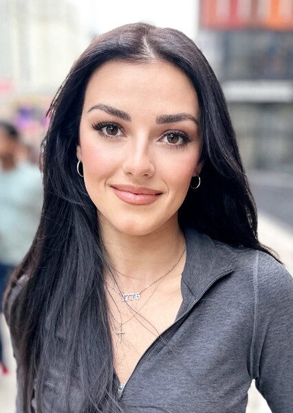 Alexis Wilkins photo