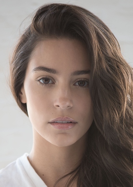Alexxis Lemire photo