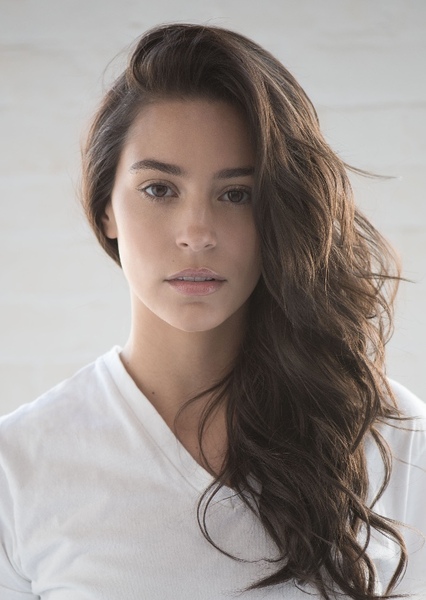 Alexxis Lemire photo