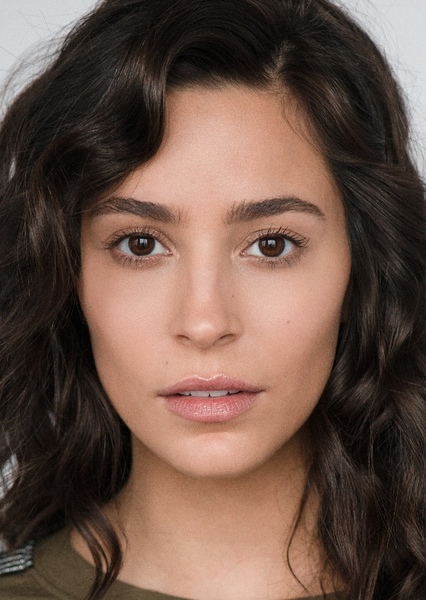Alexxis Lemire photo