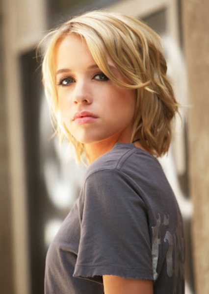 Alexz Johnson photo
