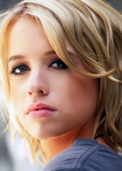 Alexz Johnson photo