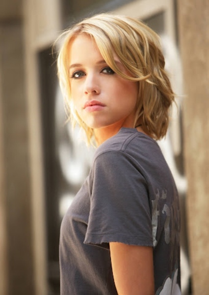 Alexz Johnson photo