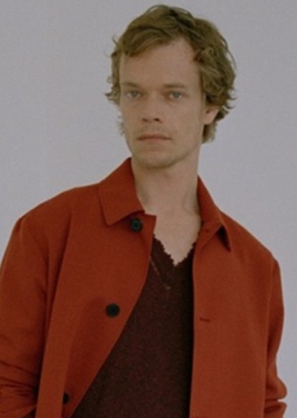 Alfie Allen photo