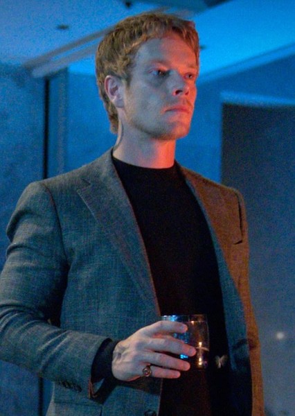 Alfie Allen photo