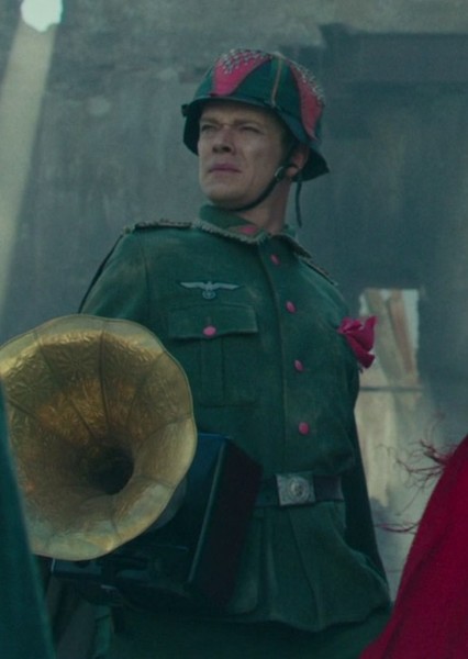Alfie Allen photo