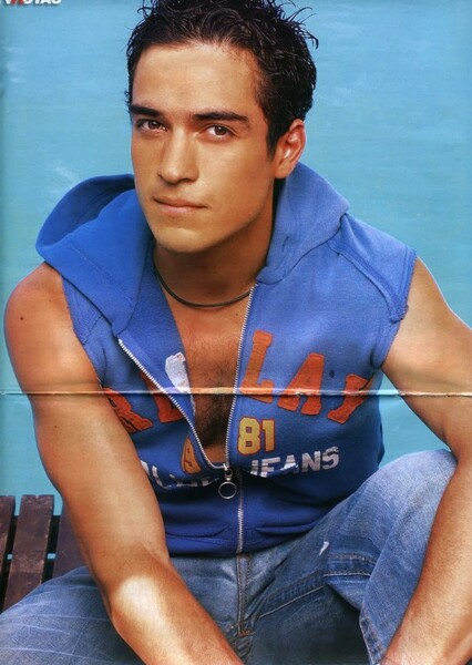 Alfonso Herrera photo