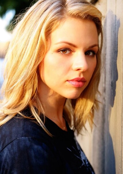 Ali Liebert photo