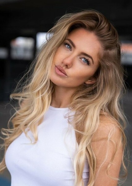 Alica Schmidt photo