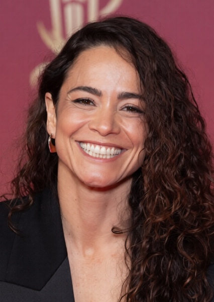 Alice Braga photo