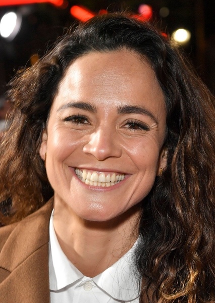 Alice Braga photo