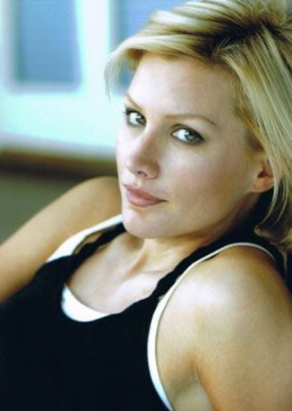 Alice Evans photo