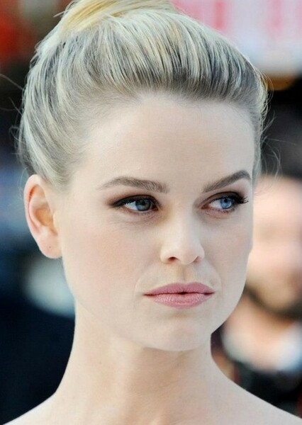 Alice Eve photo
