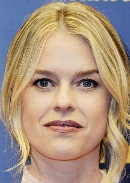 Alice Eve photo