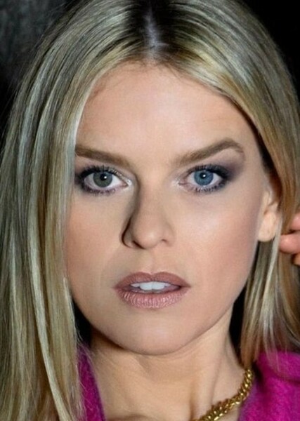 Alice Eve photo