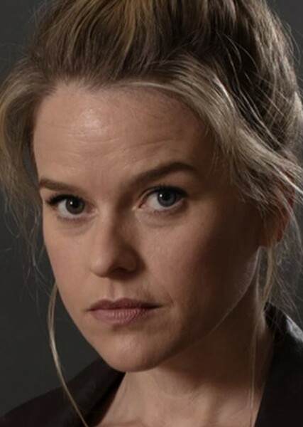Alice Eve photo