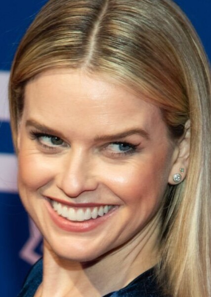 Alice Eve photo