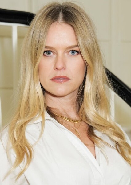 Alice Eve photo