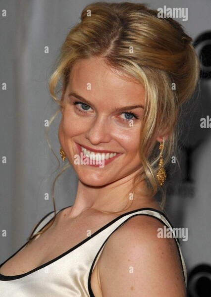 Alice Eve photo