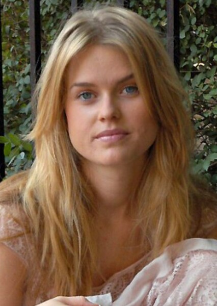 Alice Eve photo