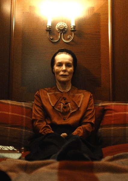 Alice Krige photo