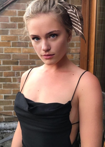 Alicia Agneson photo