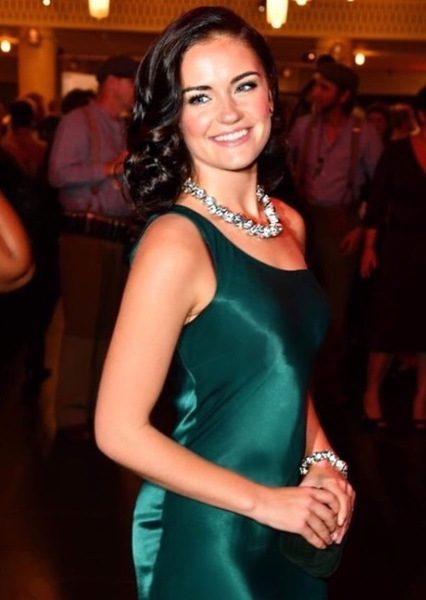 Alicia Agneson photo