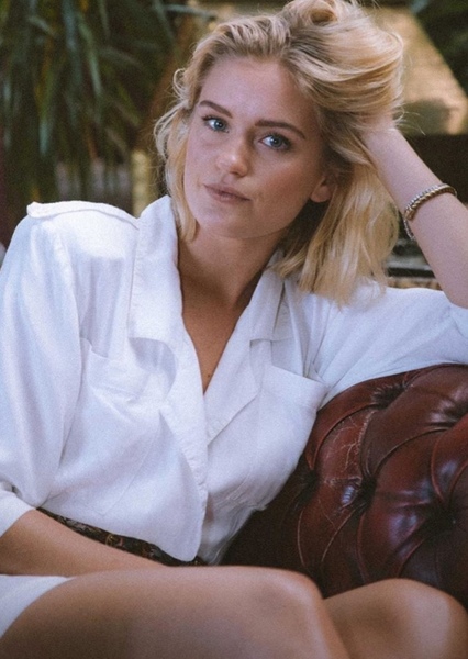 Alicia Agneson photo